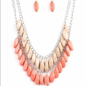 🟧CORAL AND TAN NECKLACE 🟧
